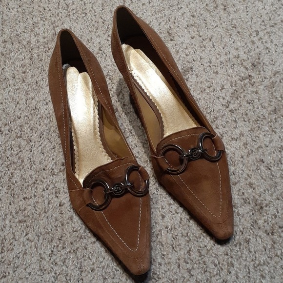 BCBG Paris sz38/8B suede heels, wore 1x - Picture 1 of 5